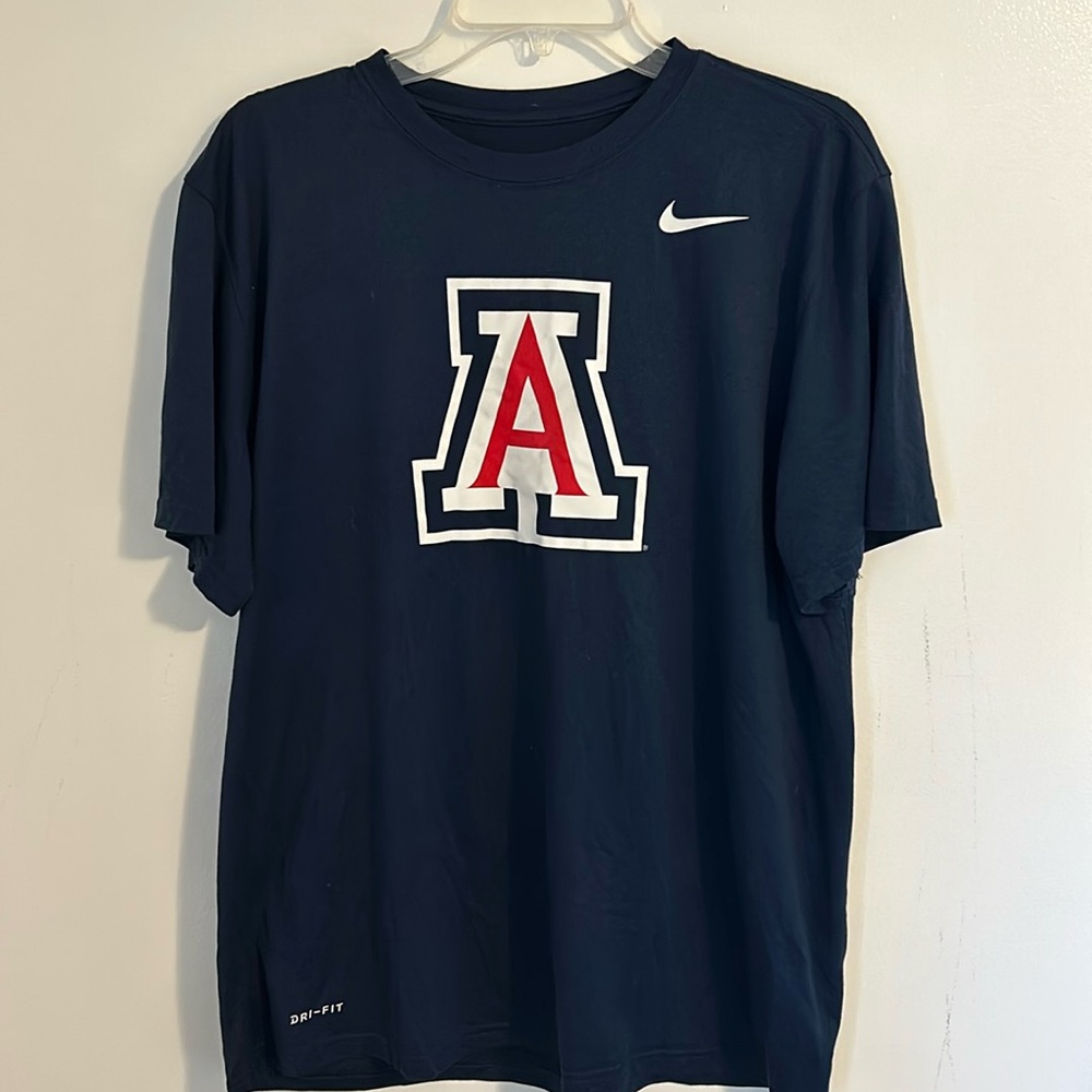University of Arizona Dri-Fit Athletic Cut Navy Blue Team Logo T-Shirt. Size XL